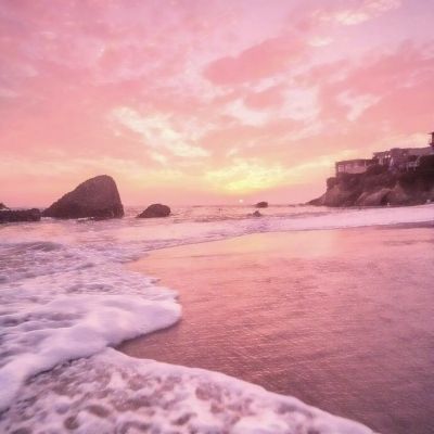 电动车超车刮倒大爷后径直离去